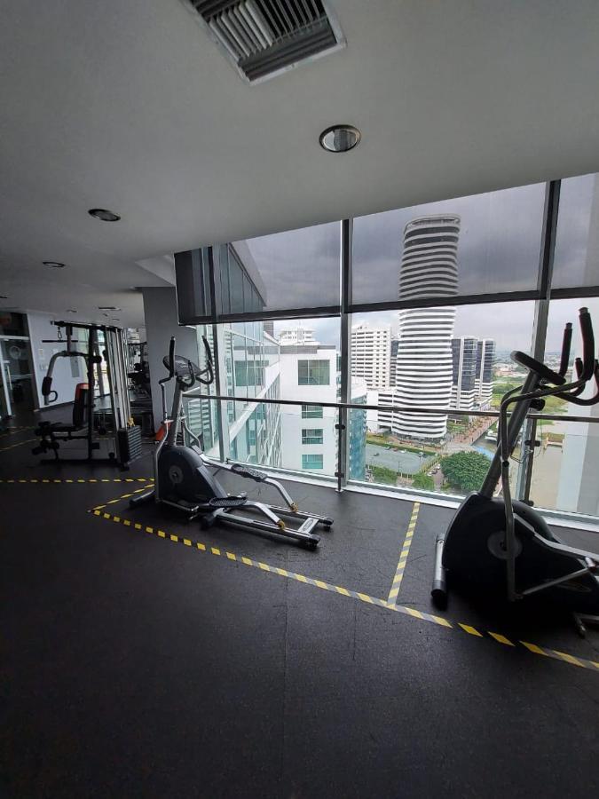 Apartamento Vista Al Rio Puerto Santana Riverfront 1 Гуаякуил Екстериор снимка